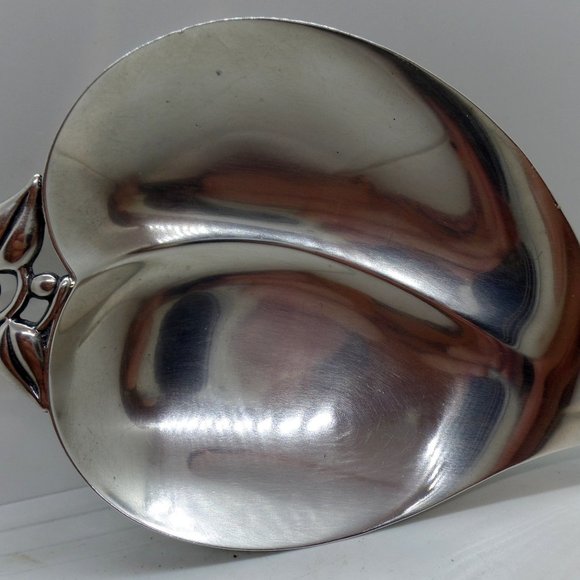 Tiffany & Co. MakersLeaf Nut/Candy Dish #22885